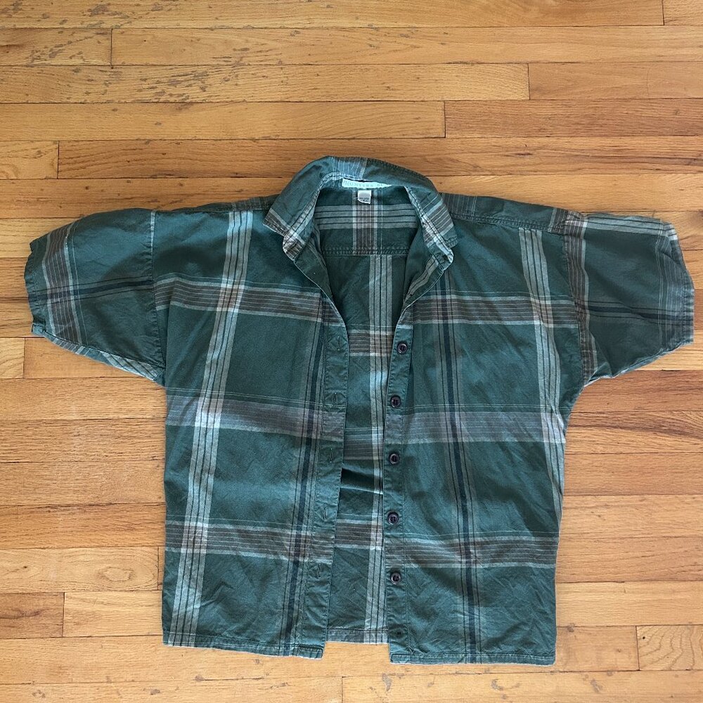 Green Plaid Short Sleeve Button-Up